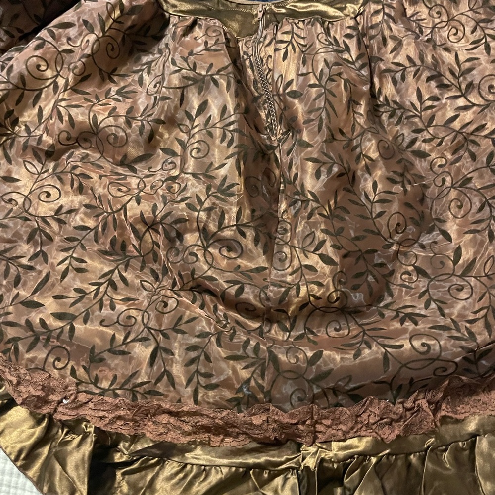 NWOT brown high low skirt, fits like 2xl
